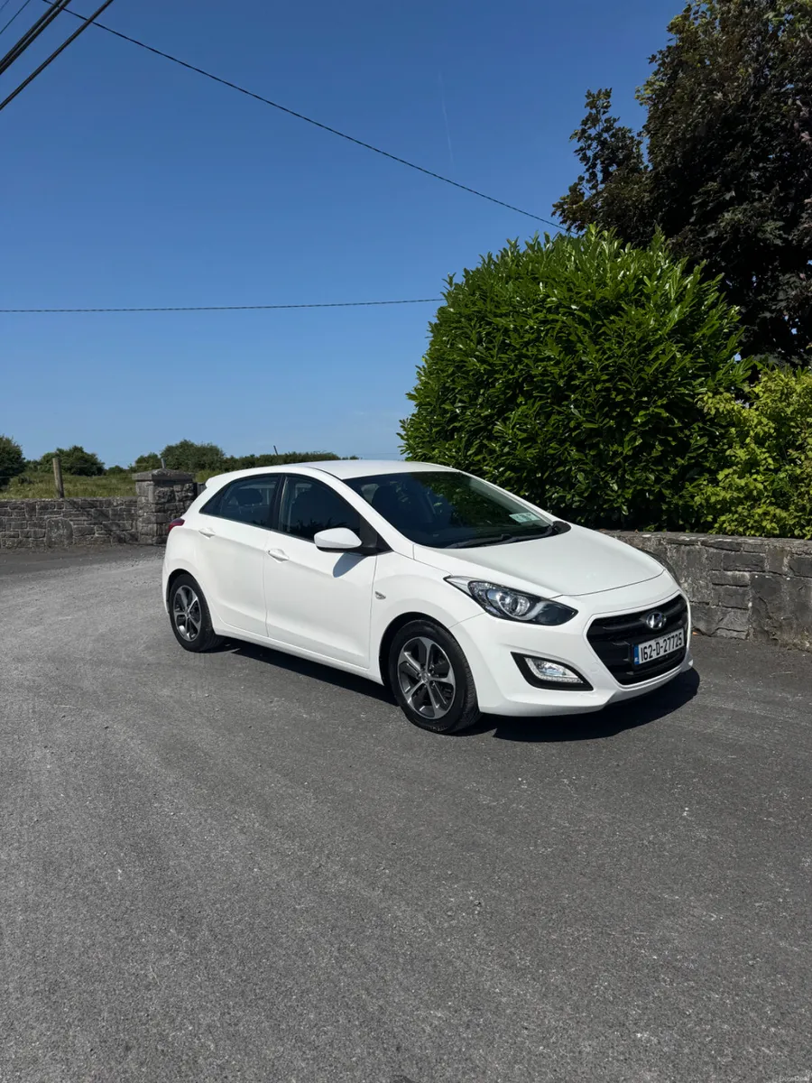Hyundai i30 2016 automatic - Image 1