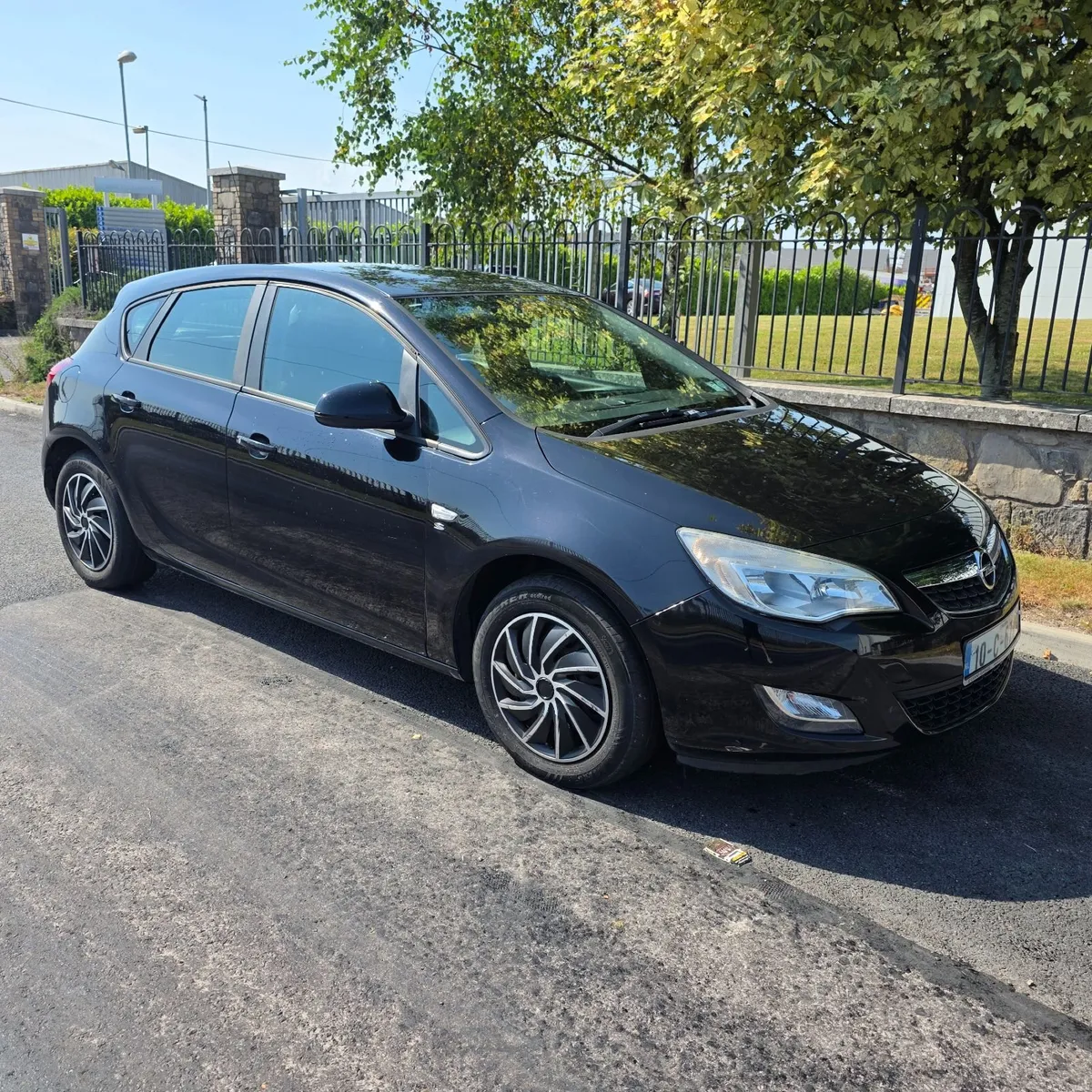 Opel Astra 2010 - Image 1