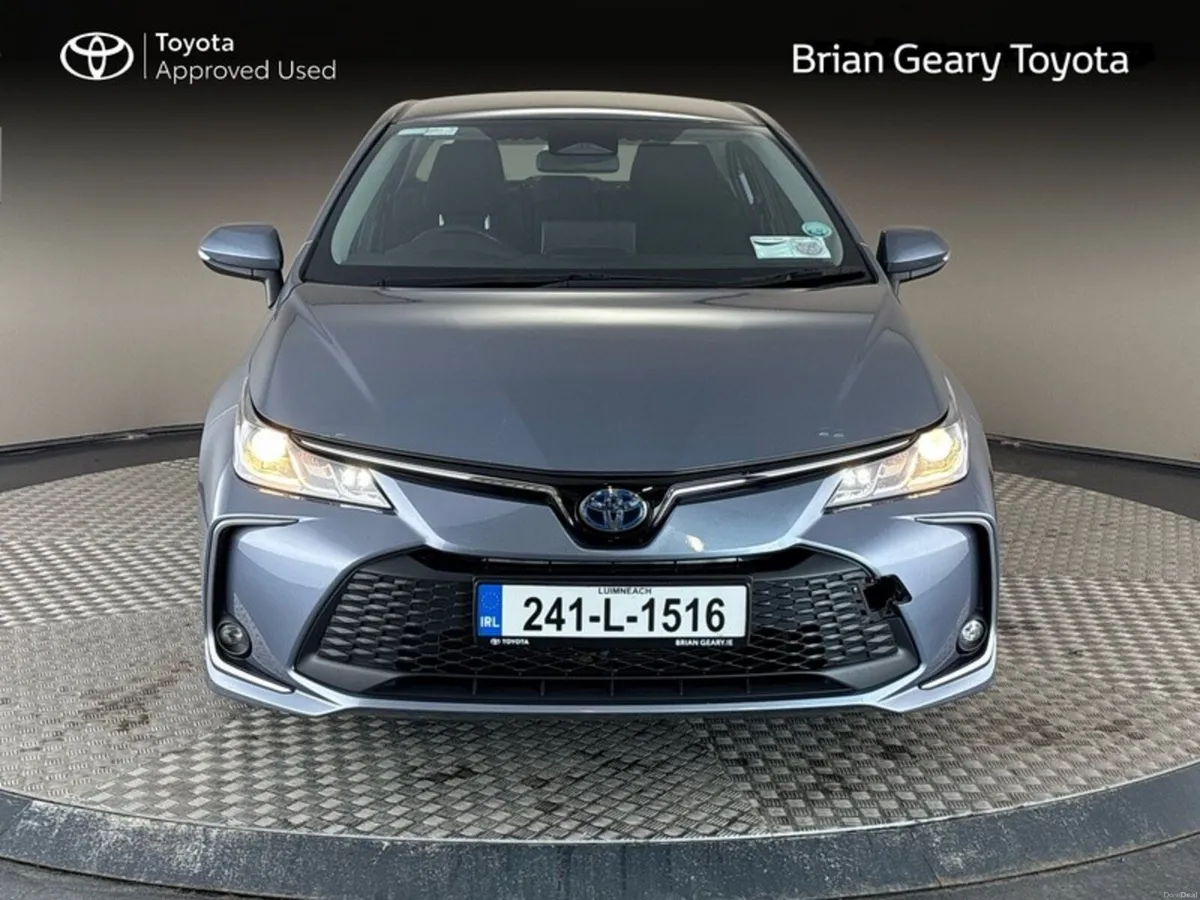 Toyota Corolla LUNA SALOON Hybrid - Image 5