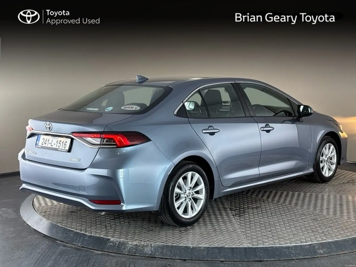 Toyota Corolla LUNA SALOON Hybrid - Image 2