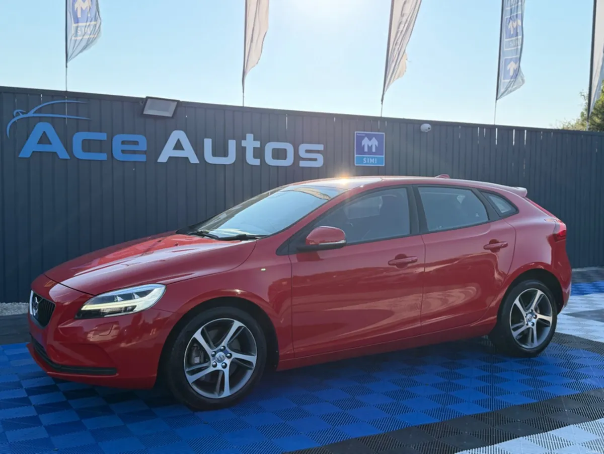 Volvo V40 MOMENTUM D4 - 2.0L DIESEL - AUTO - 12M W - Image 3