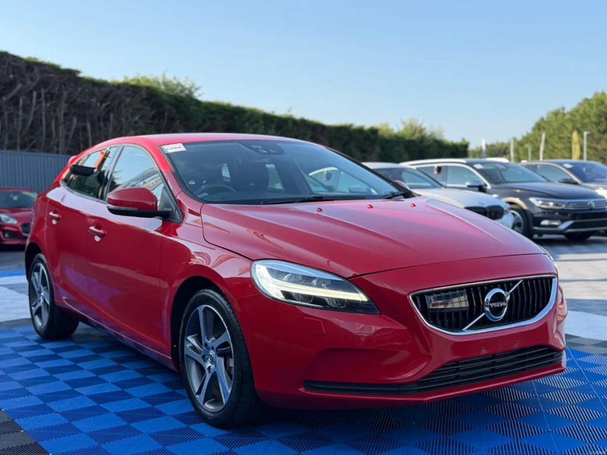 Volvo V40 MOMENTUM D4 - 2.0L DIESEL - AUTO - 12M W - Image 4