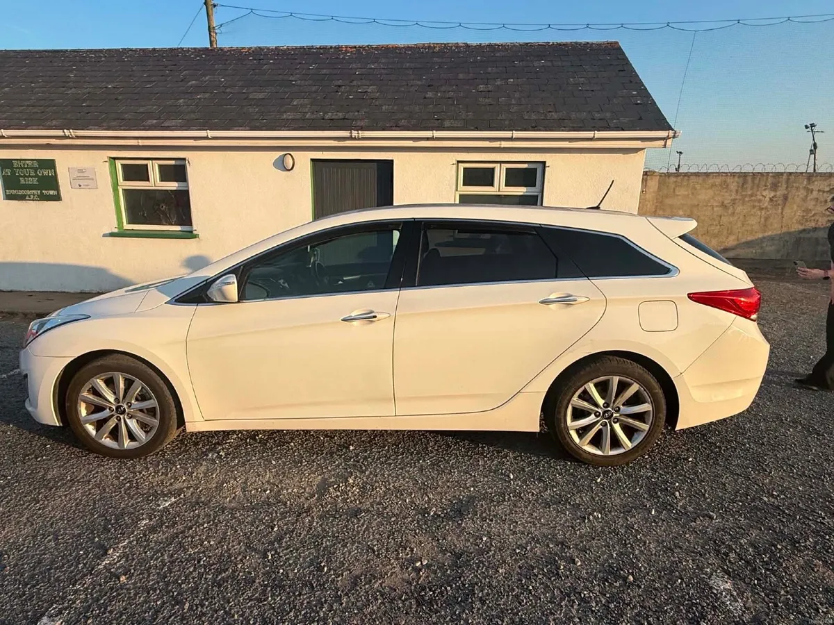 Hyundai i40 2011 - Image 2