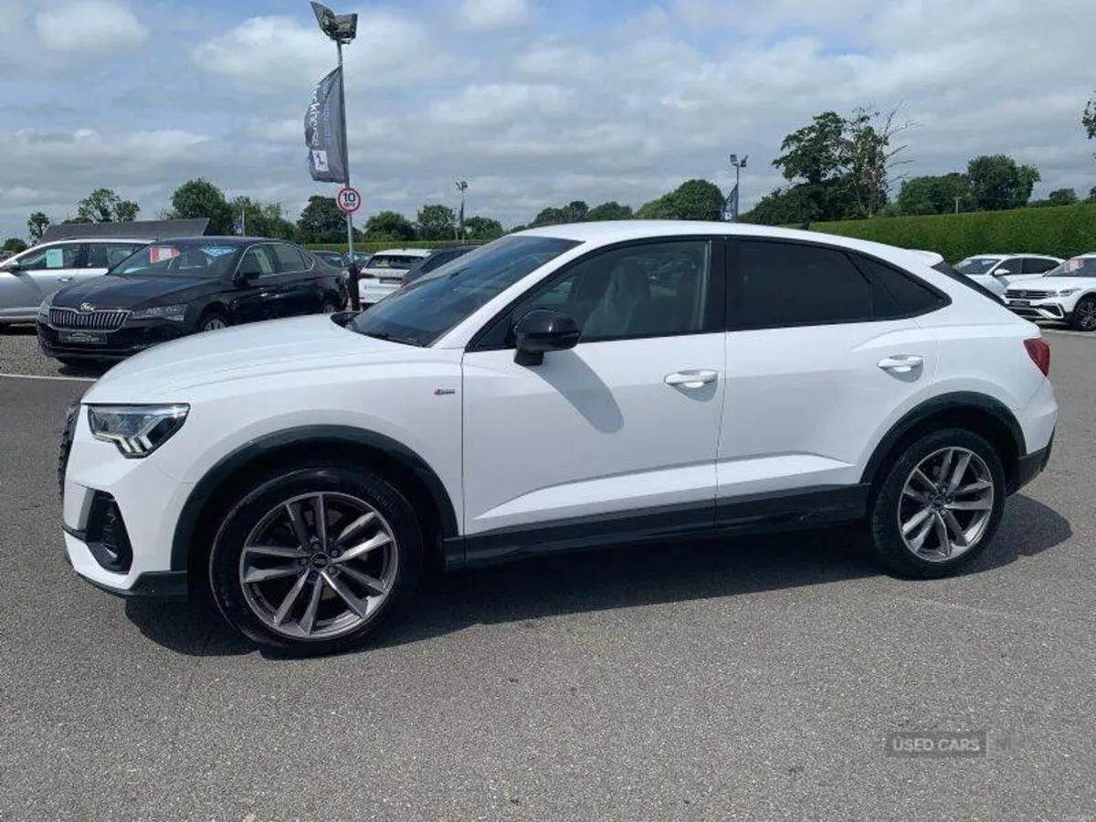 Audi Q3 Sportback Black Edition - Image 2