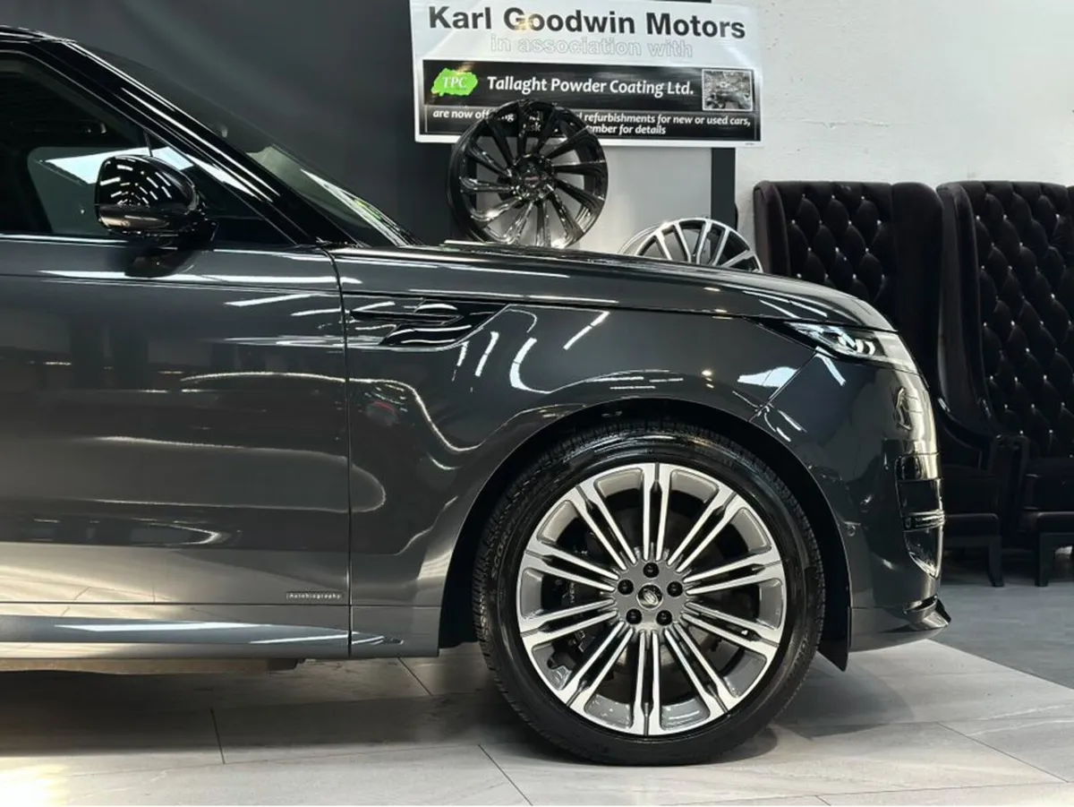 P550 AUTOBIOGRAPHY E-HYBRID - Image 6