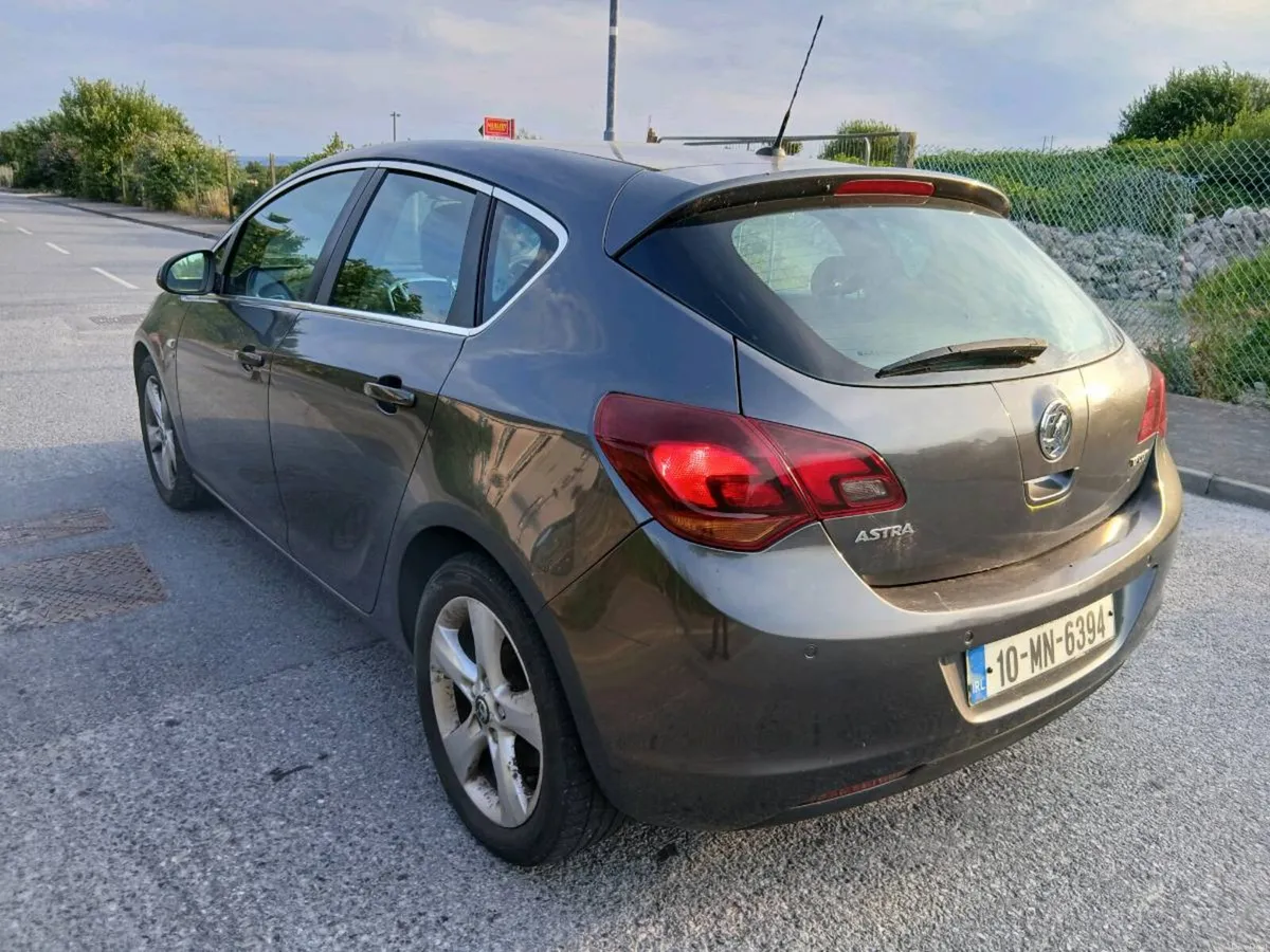 2010 Opel Astra - Image 3