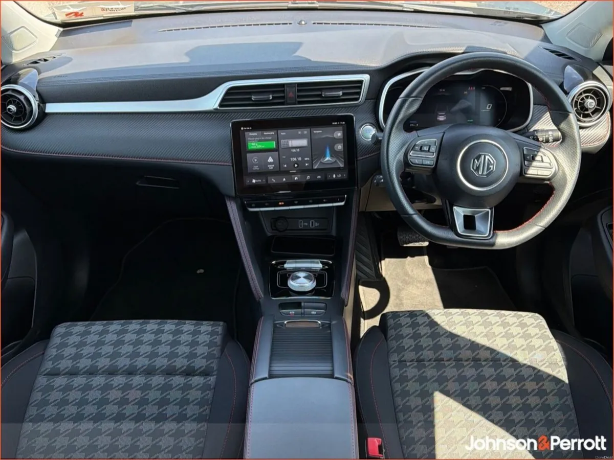 MG ZS Long Range **TINY MILEAGE. / HUGE WARRANTY** - Image 4