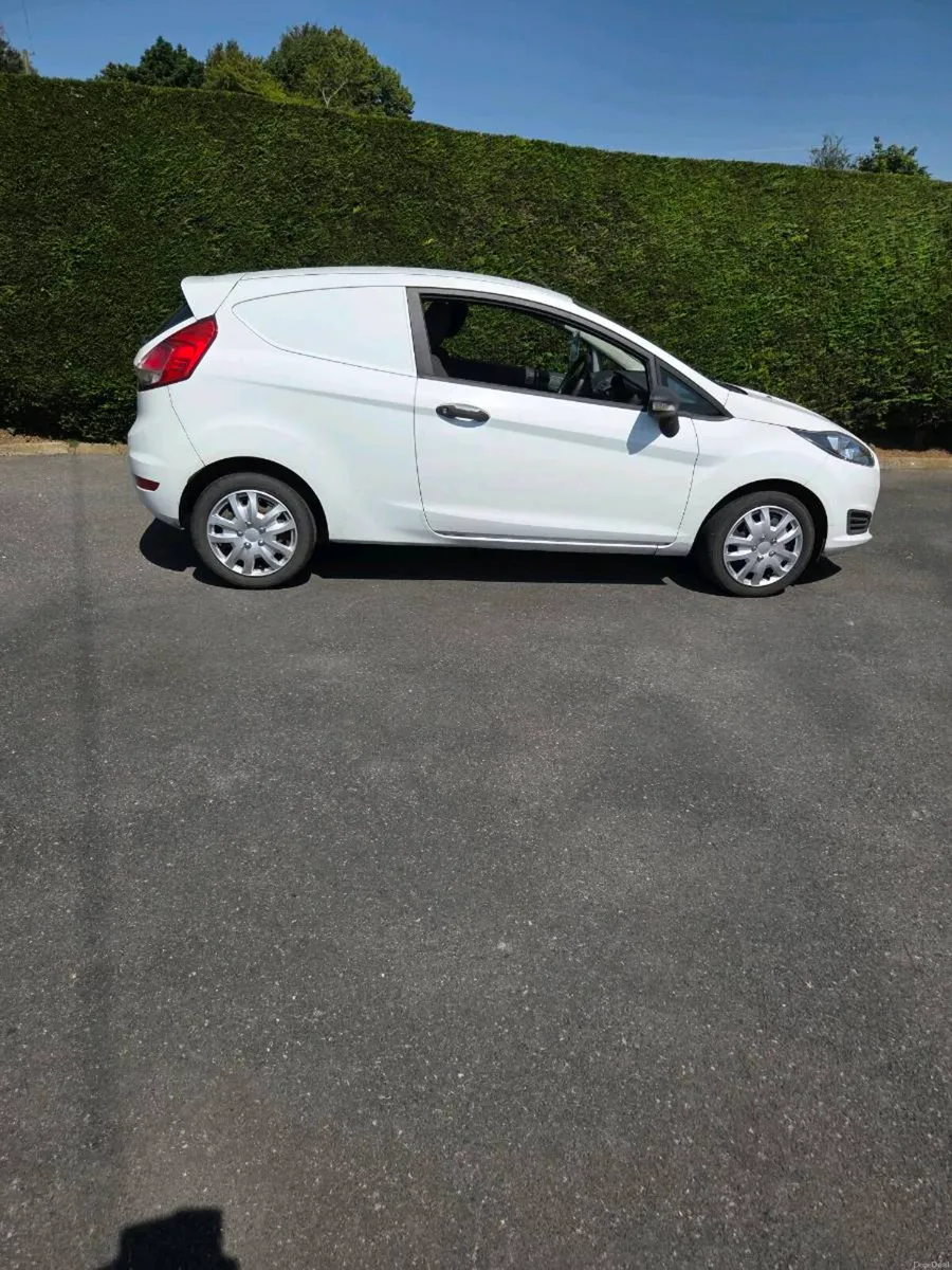 Ford fiesta van - Image 5
