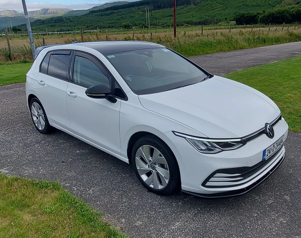 Volkswagen Golf LIFE 1.0L TSI - Image 2