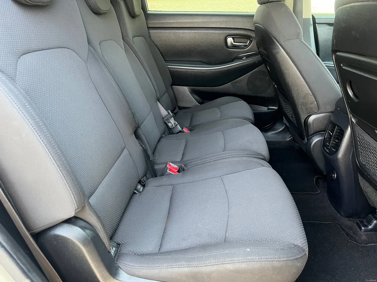 Kia Carens1.7Crdi,7 SeatOnly128K,Nct 08 27,As New - Image 5
