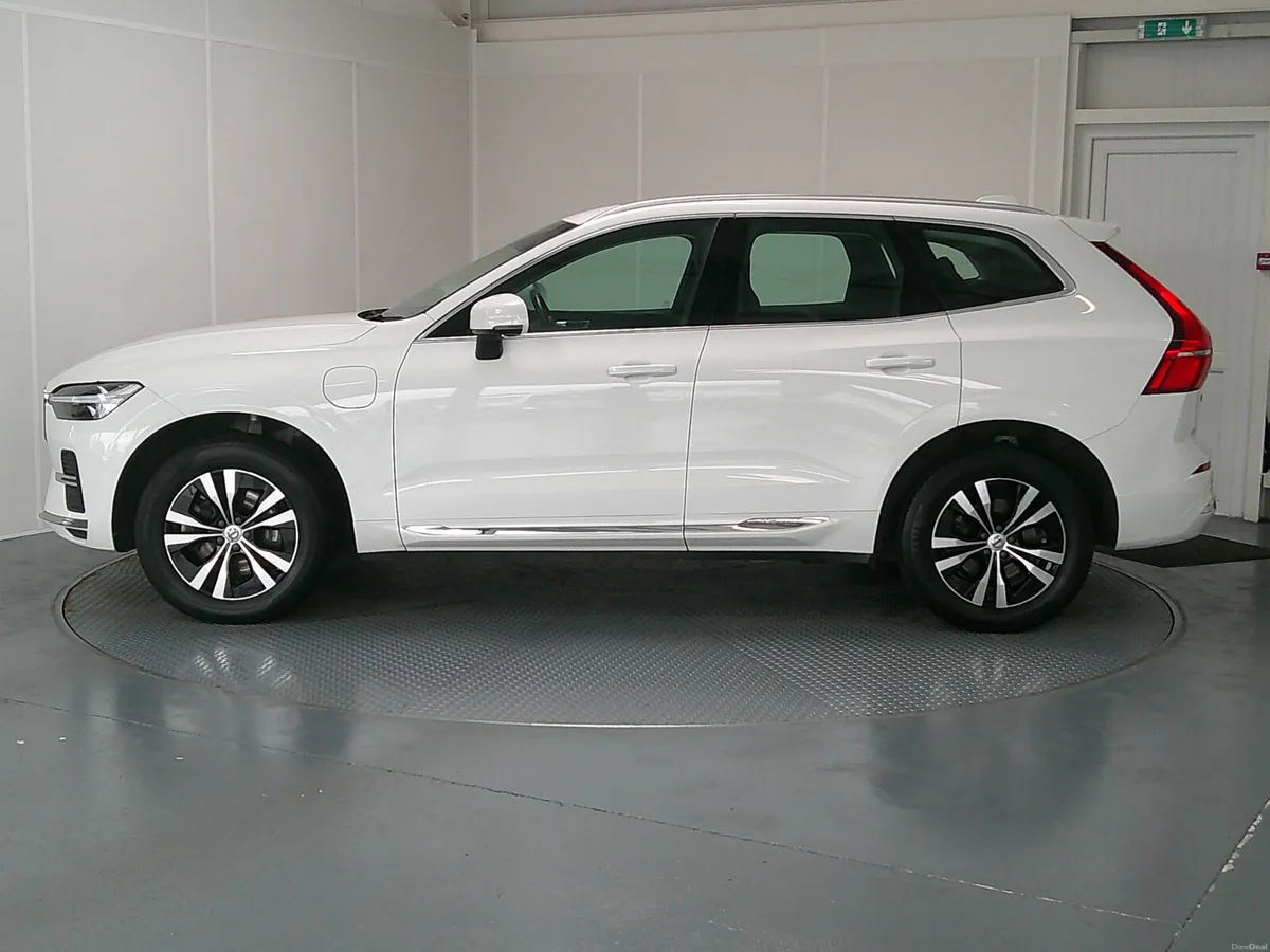 Volvo XC60 2022 - Image 4