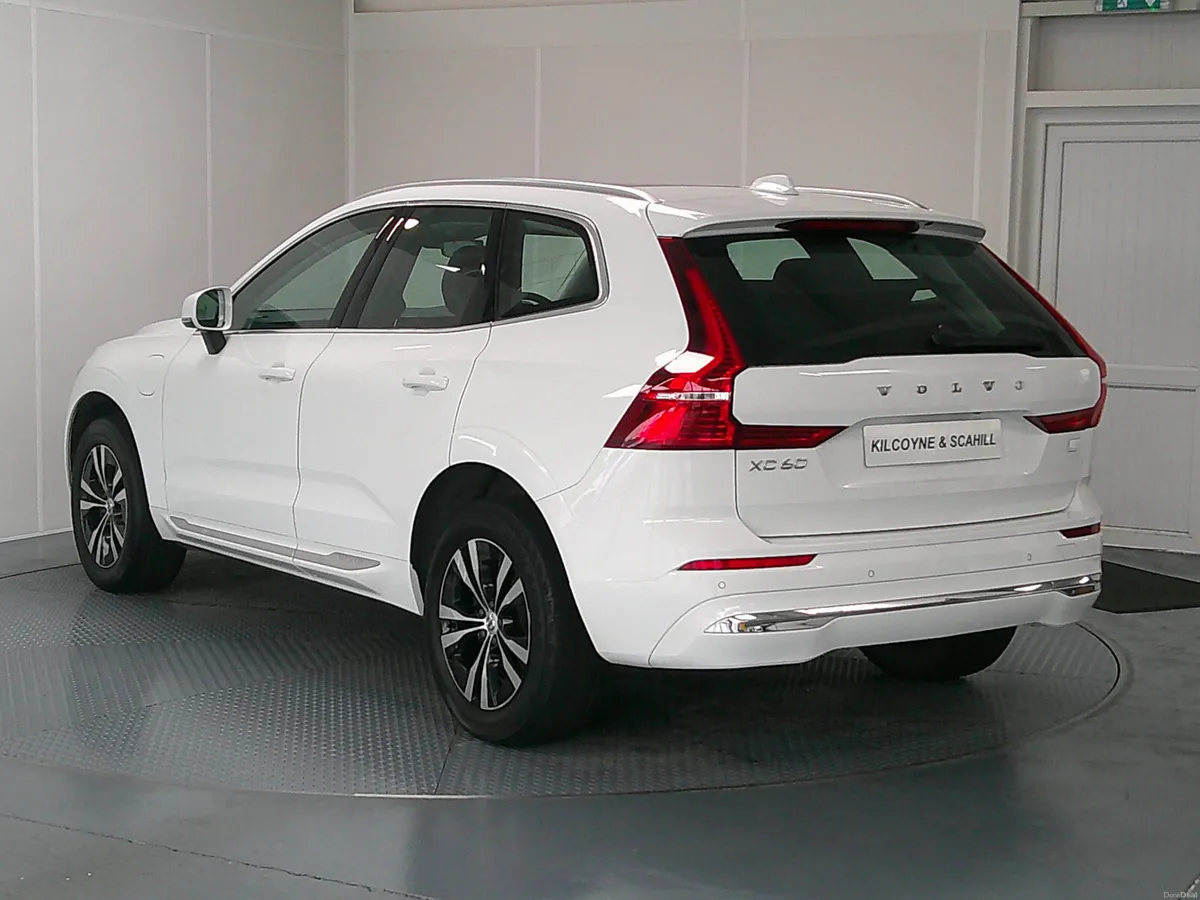 Volvo XC60 2022 - Image 5