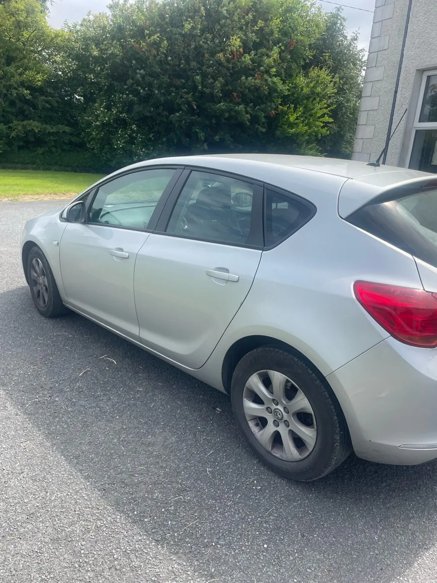 Vauxhall Astra 2014 - Image 3