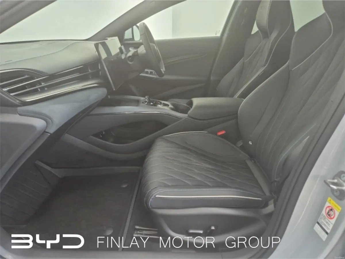 BYD SEAL 82.5kWh Design RWD Pan Roof , Heated Seat - Image 4