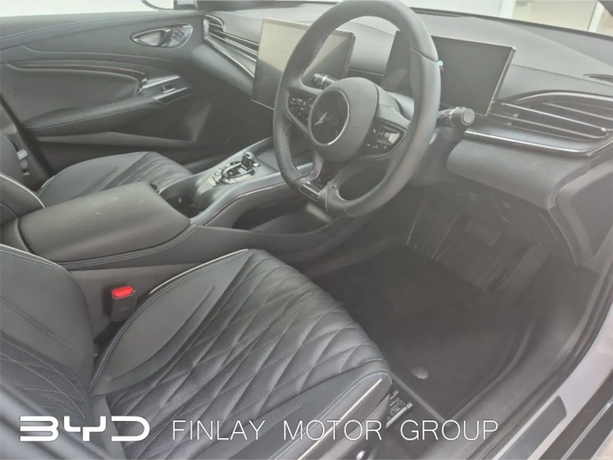 BYD SEAL 82.5kWh Design RWD Pan Roof , Heated Seat - Image 6