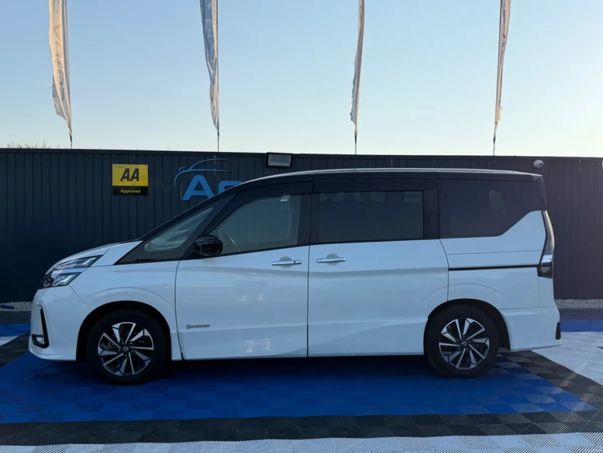 Nissan Serena 1.2 PETROL HYBRID - AUTO - 6 SEATS - - Image 4