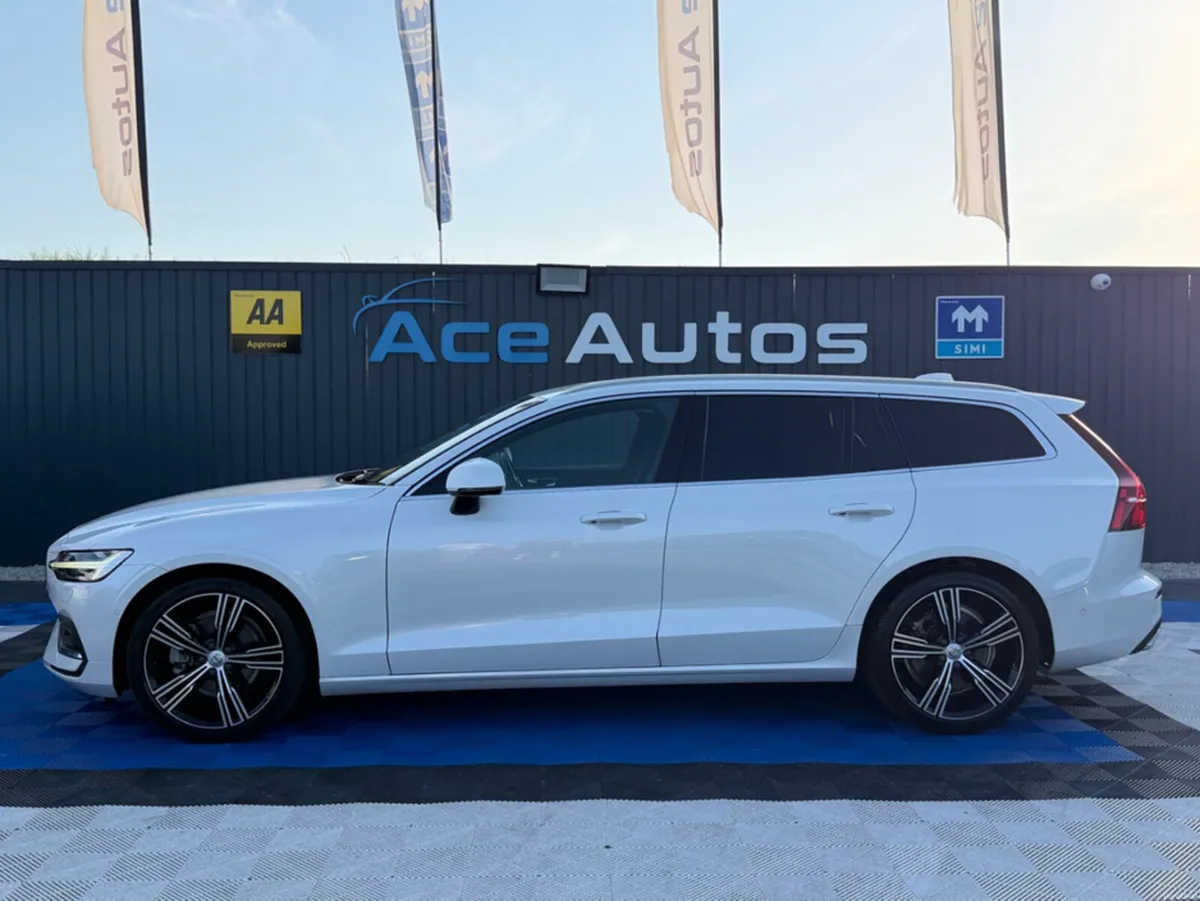 Volvo V60 B5 INSCRIPTION - 2.0L PETROL - AUTO - 12 - Image 4