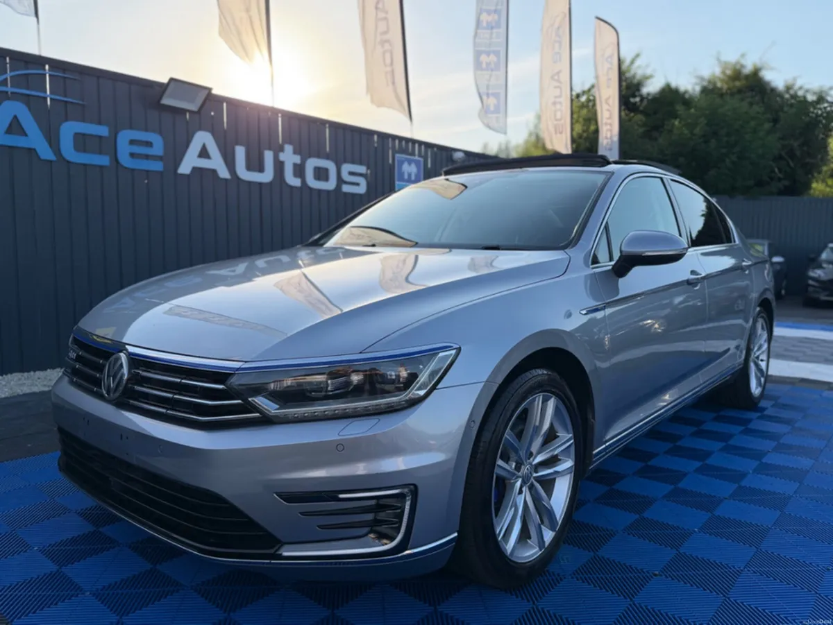 Volkswagen Passat GTE - ADVANCE **SUNROOF** - 1.4 - Image 2
