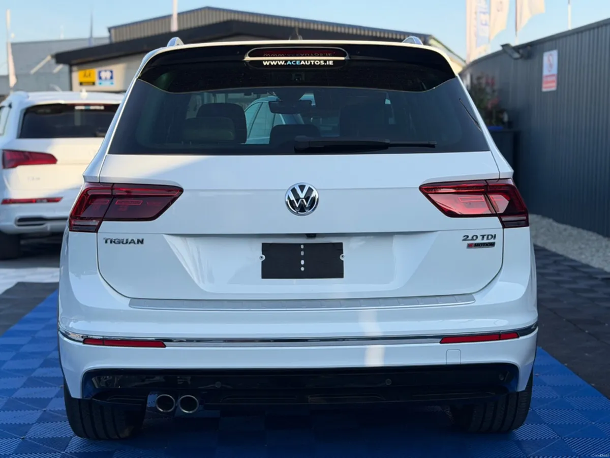 Volkswagen Tiguan R-LINE 4WD - 2.0L DIESEL - AUTO - Image 6