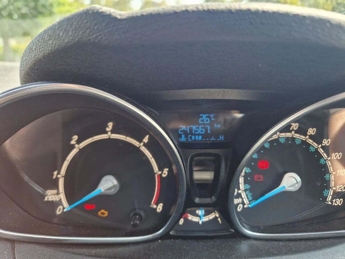 Ford Fiesta 2014 - Image 2