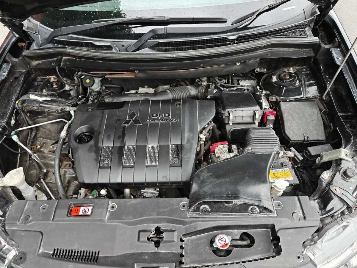 Mitsubishi Outlander 2015 , New NCT - Image 3