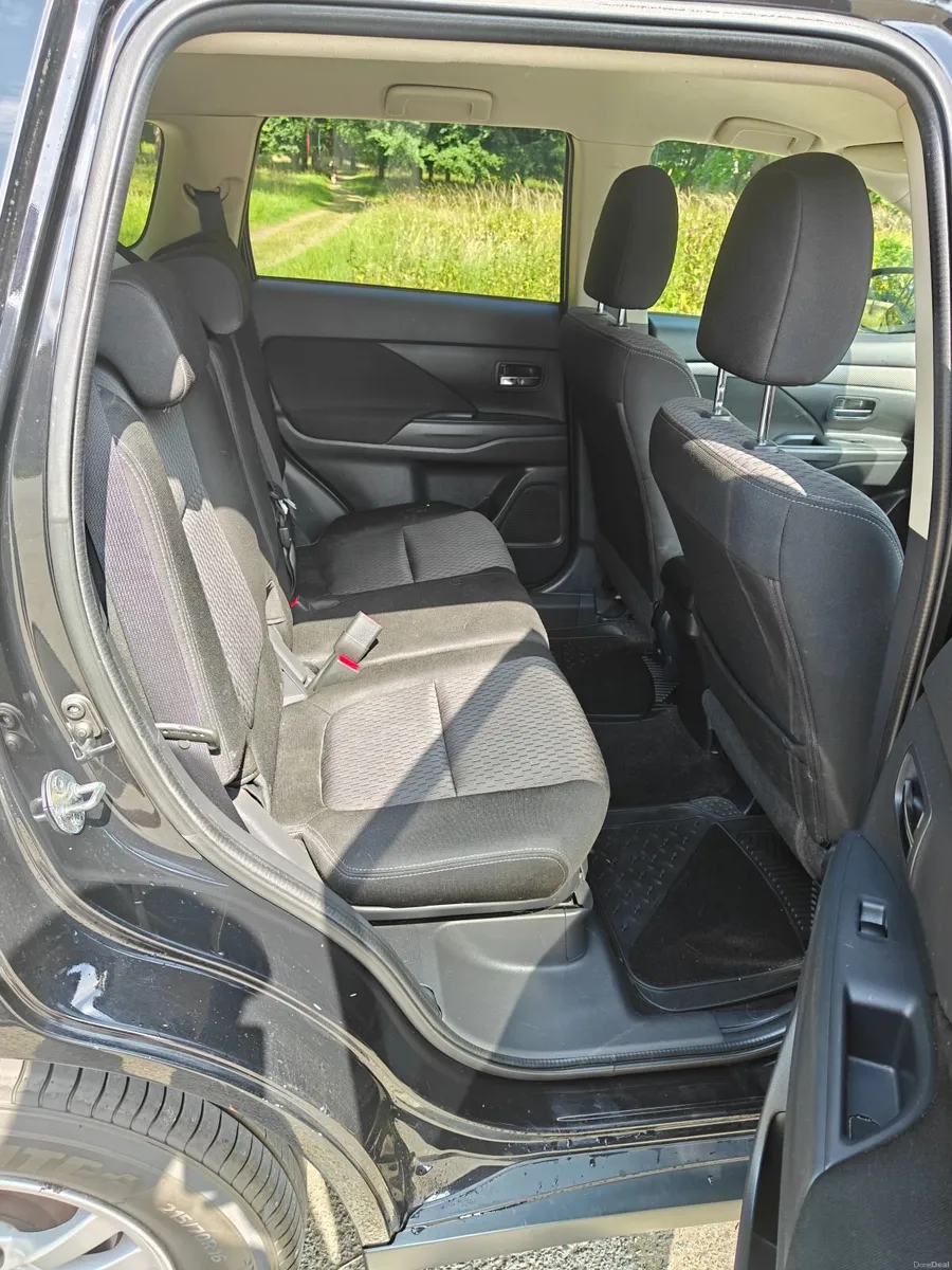 Mitsubishi Outlander 2015 , REDUCED TO SELL - Image 6
