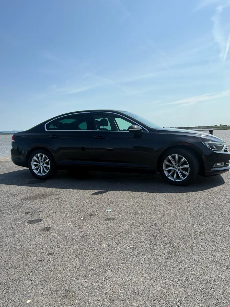 Volkswagen Passat - Image 4