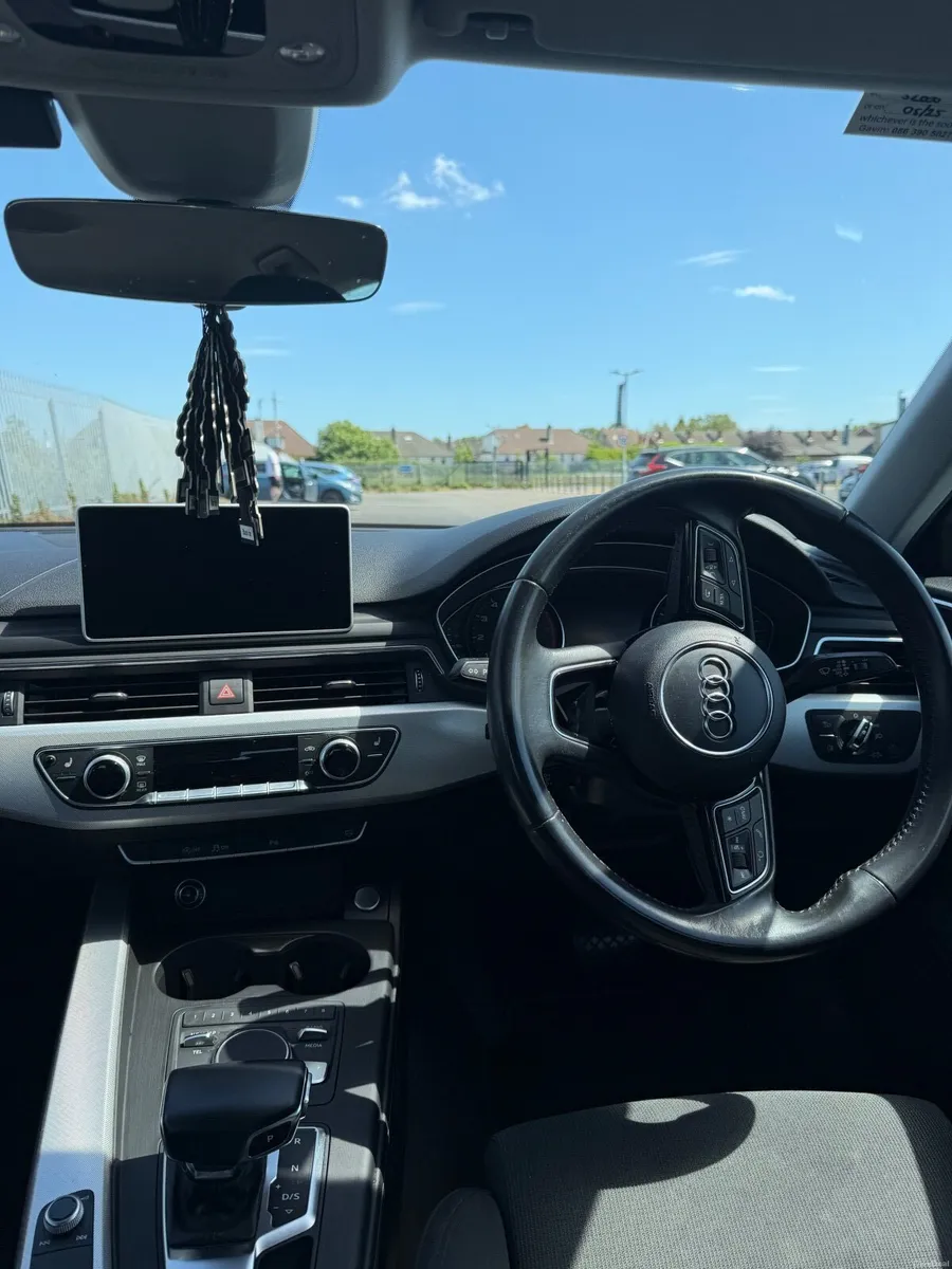 Audi A4 2017 - Image 2