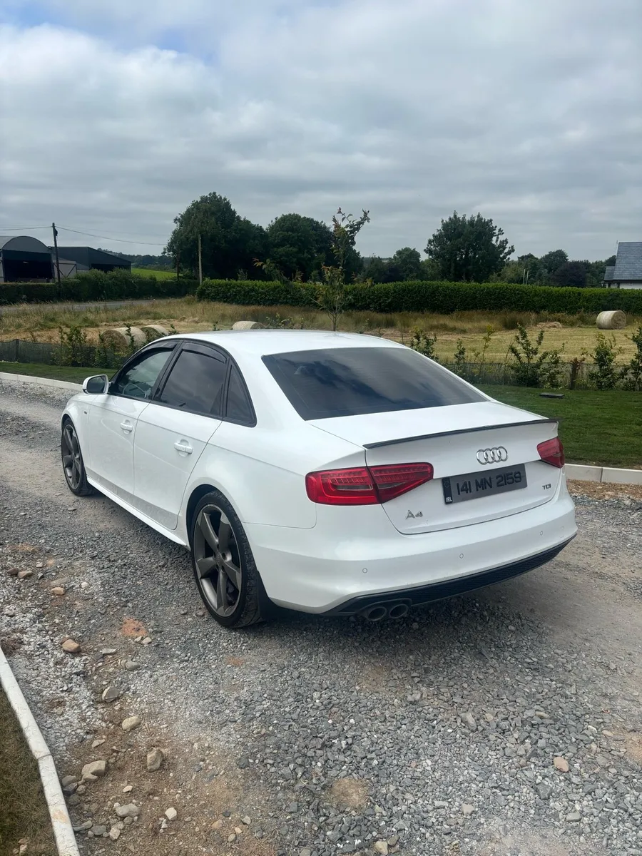 Audi A4 Black edition S Line 2014 - Image 4