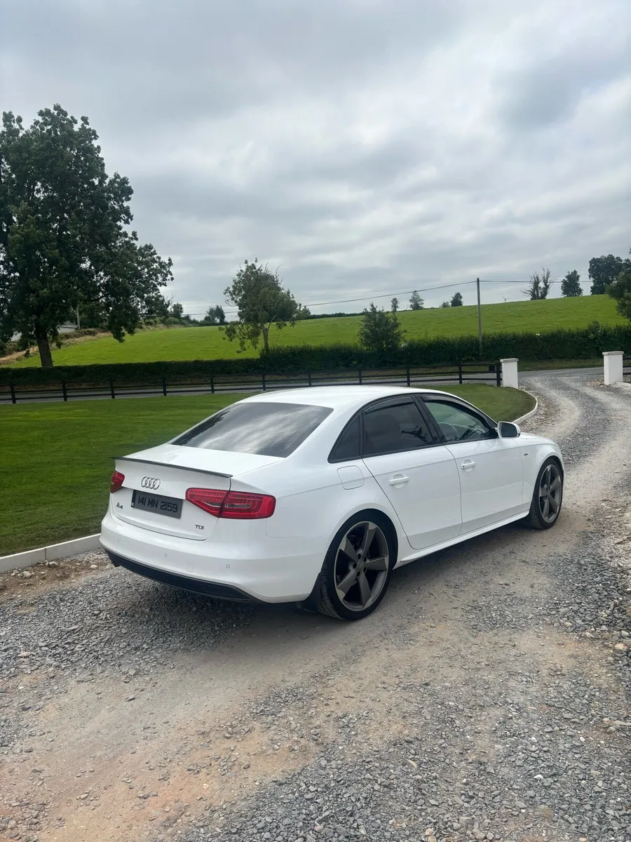 Audi A4 Black edition S Line 2014 - Image 3
