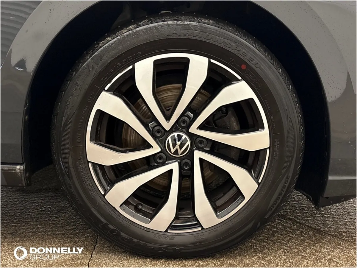 Volkswagen Golf Hatchback Special Edition Active - Image 5