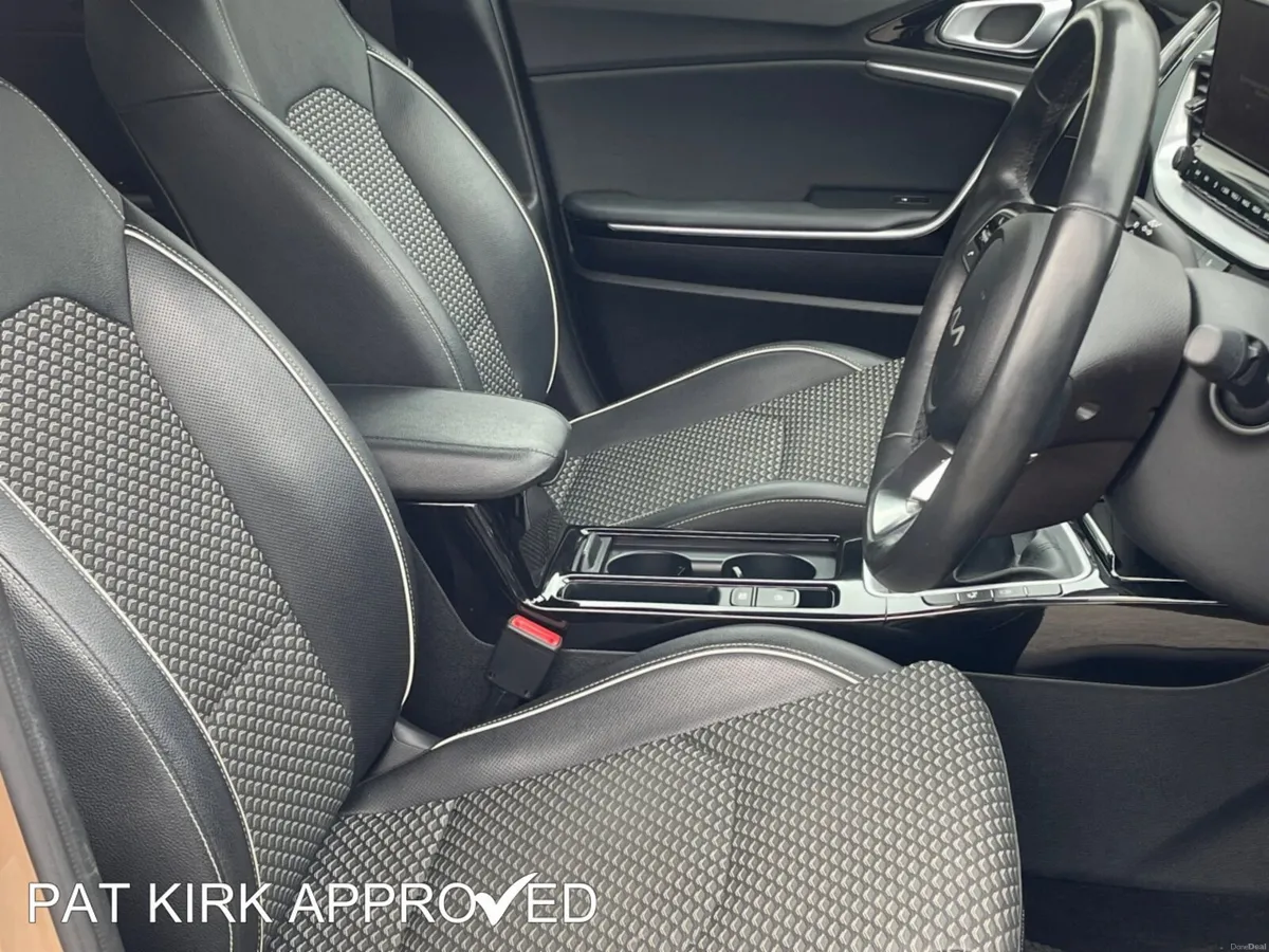 Kia XCeed Hatchback 3 - Image 6