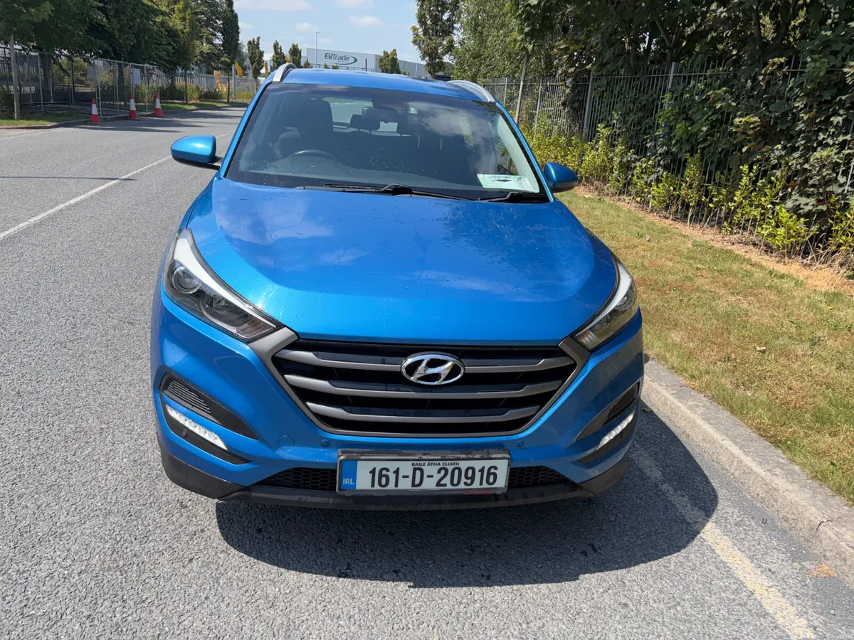 Hyundai Tucson 2016 PETROL LOW MILES - Image 2