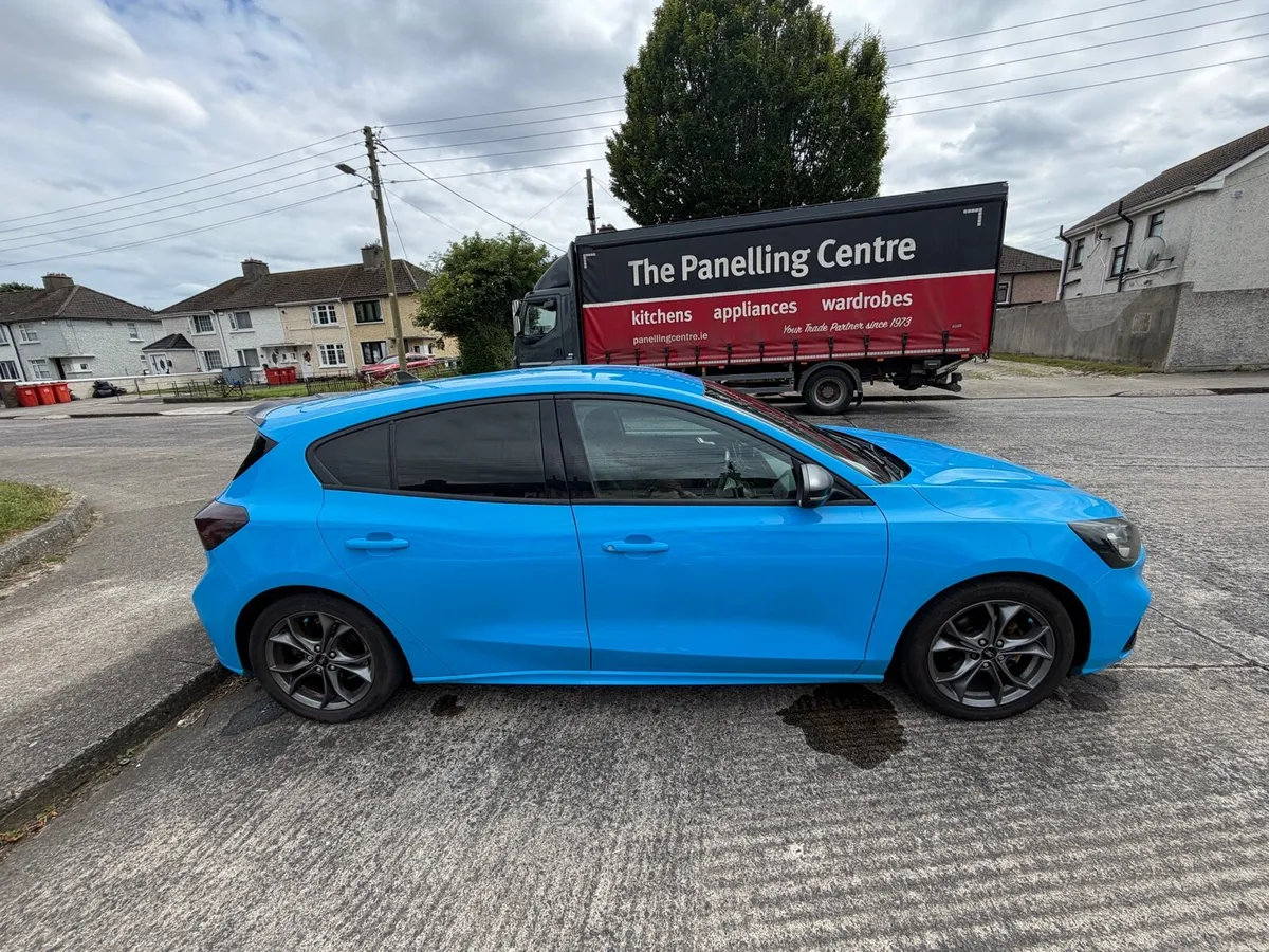 Ford Focus 2019 - Image 3