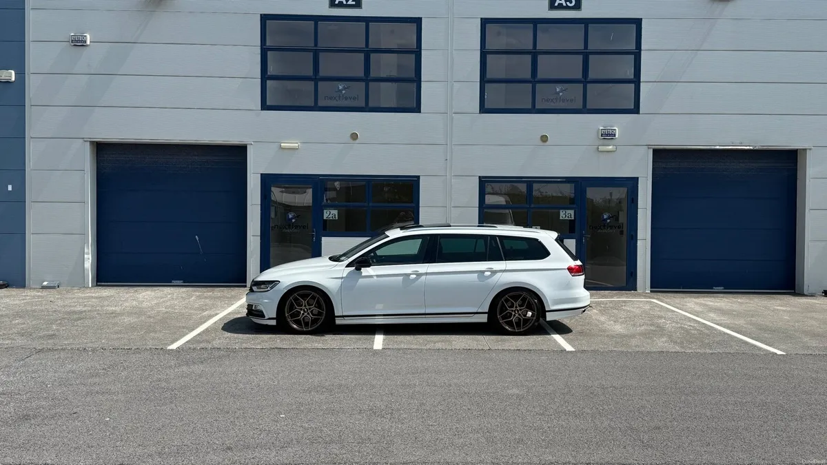 VW Passat R-Line 2.0 TDI - Image 4