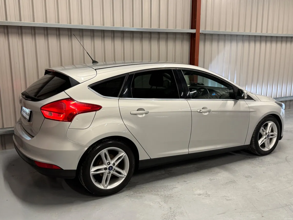 2016 (162) Ford Focus 1.5TDCI Zetec - Image 5