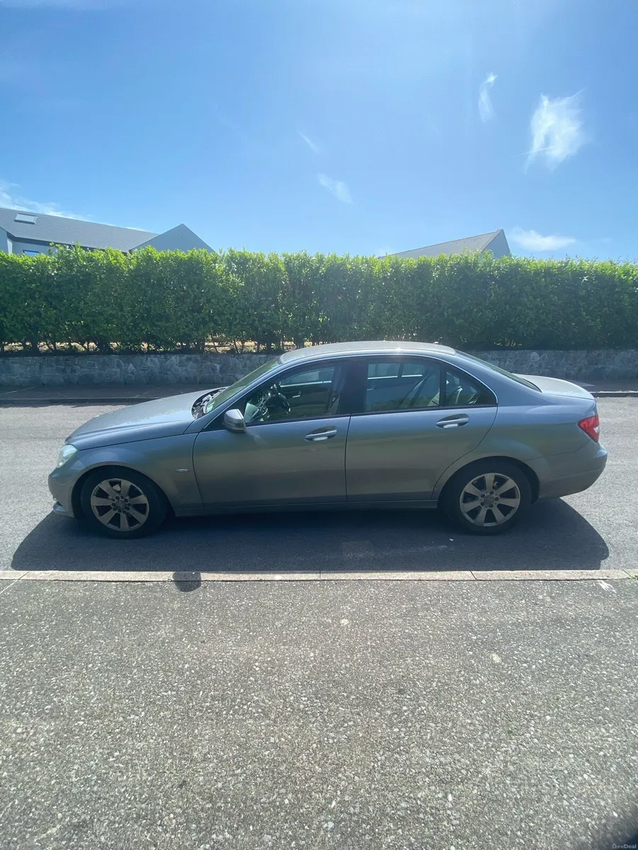 Mercedes Benz c class 2012 - Image 4