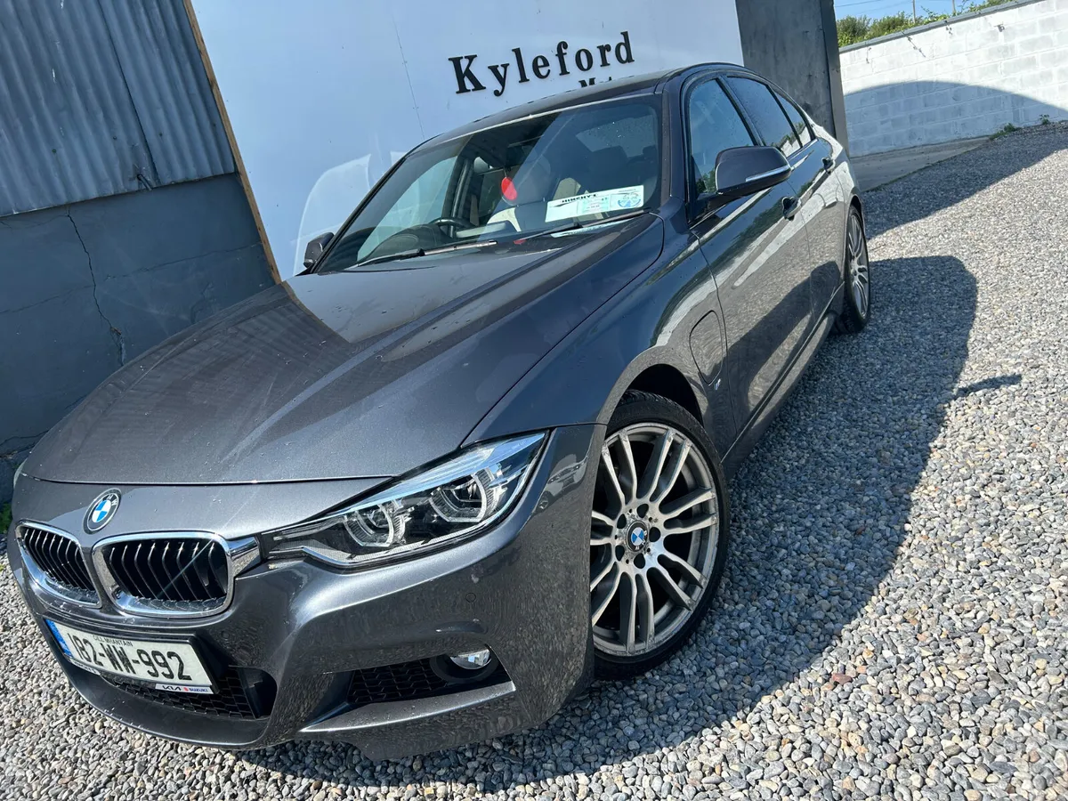 BMW 3-Series 2018 - Image 3