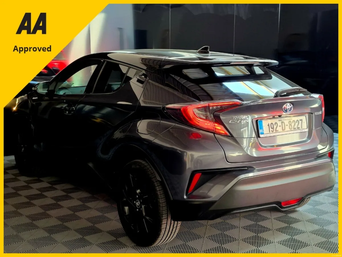 🔥2019 Toyota C-HR🔥(HYBRID+6 Month Warranty) - Image 5