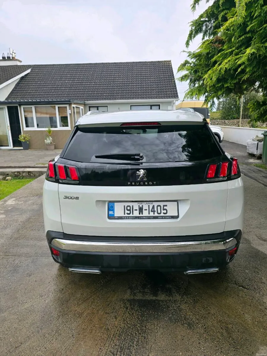 Car - Image 4