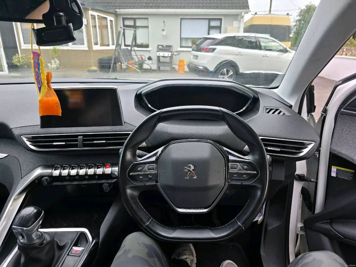 Car - Image 6