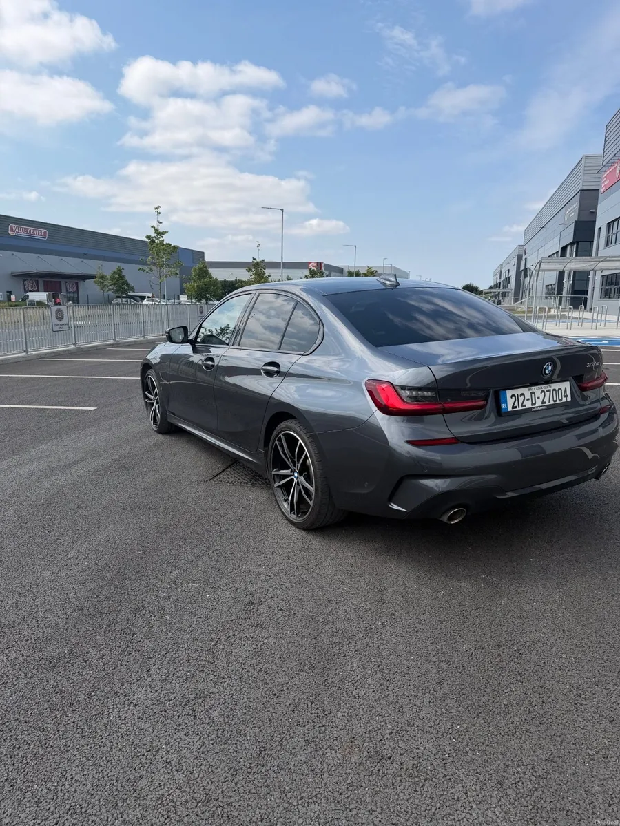 BMW 3-Series 2021 - Image 4