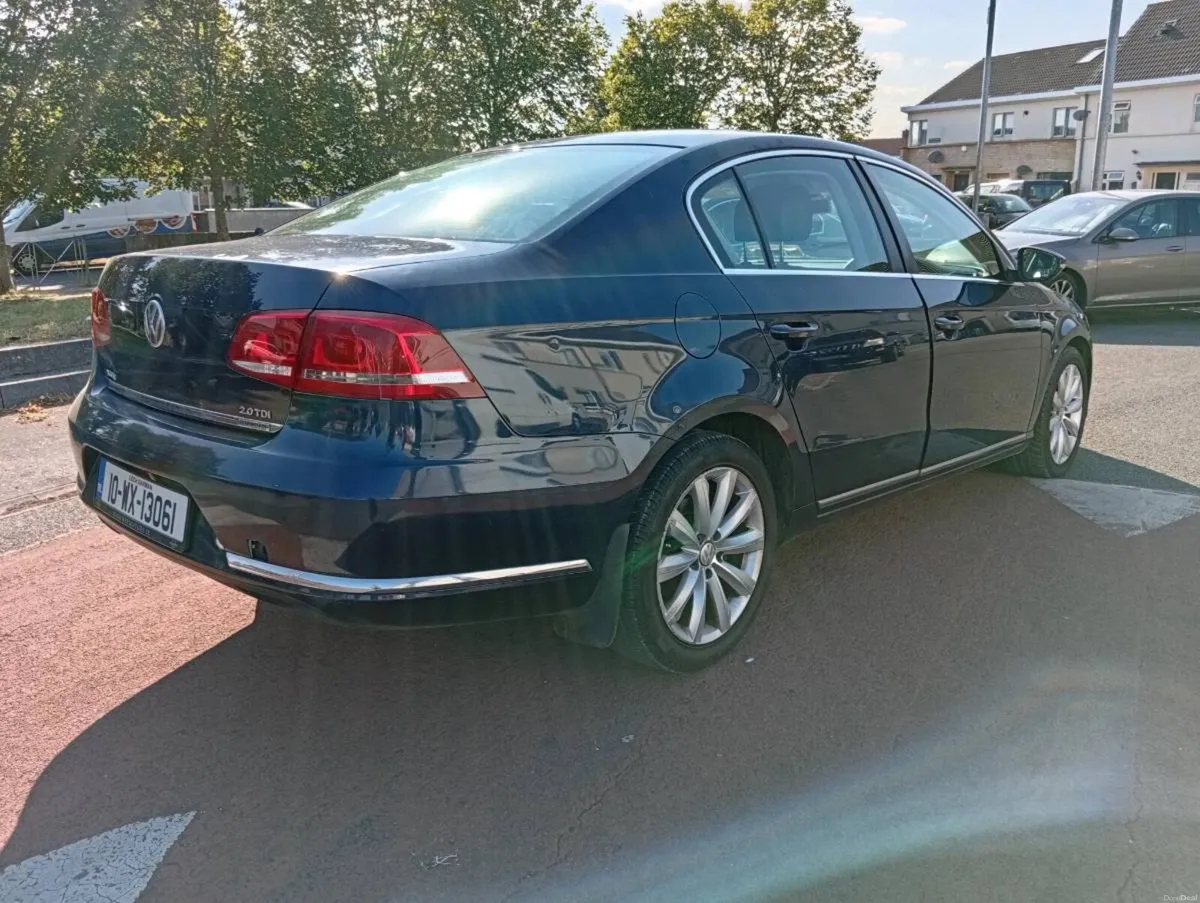 Volkswagen Passat Automatic - Image 2