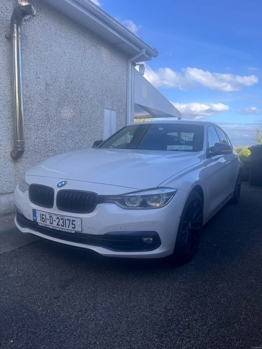 BMW 330e Sport High Spec - Image 3