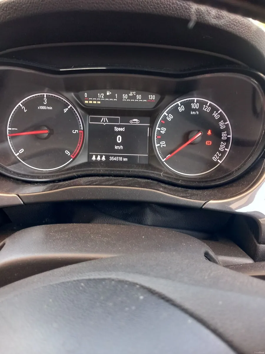 Opel Corsa 2016 - Image 2