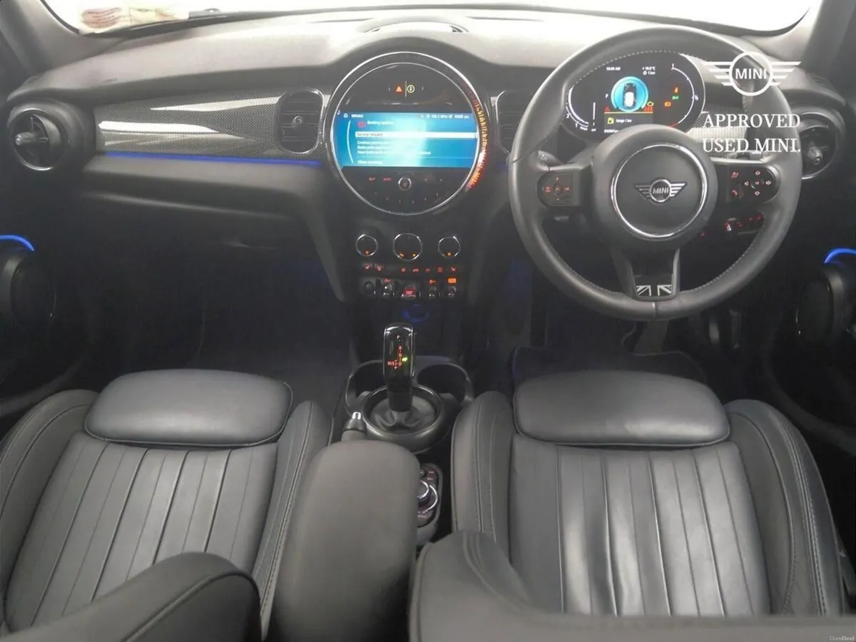 Mini Cooper 5-Door Cooper Exclusive - Image 4