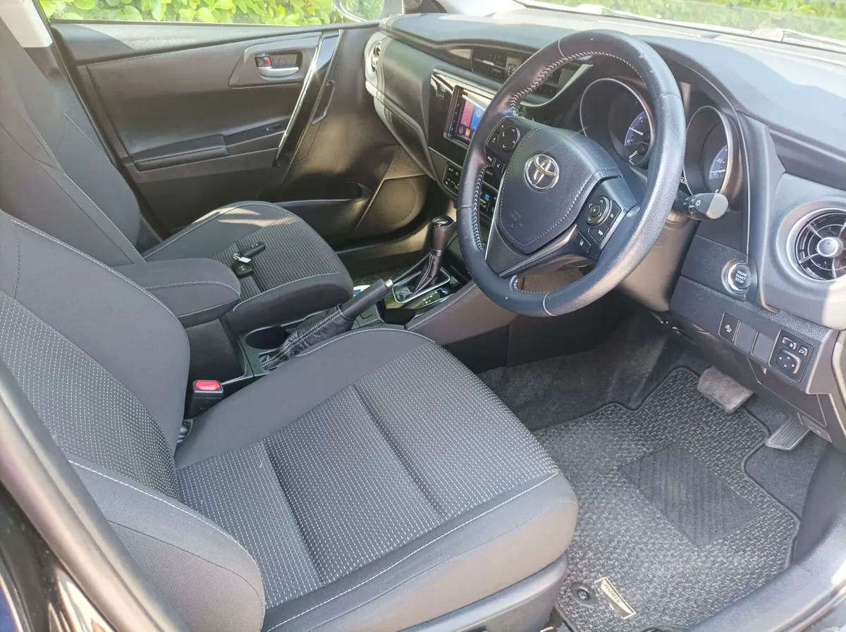 Immaculate Toyota Auris 1.5 Petrol NOT HYBRID 2017 - Image 4