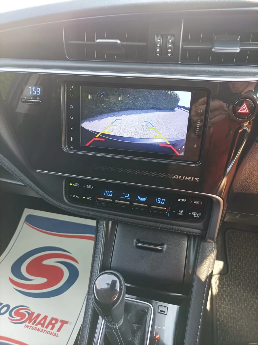 Immaculate Toyota Auris 1.5 Petrol NOT HYBRID 2017 - Image 5