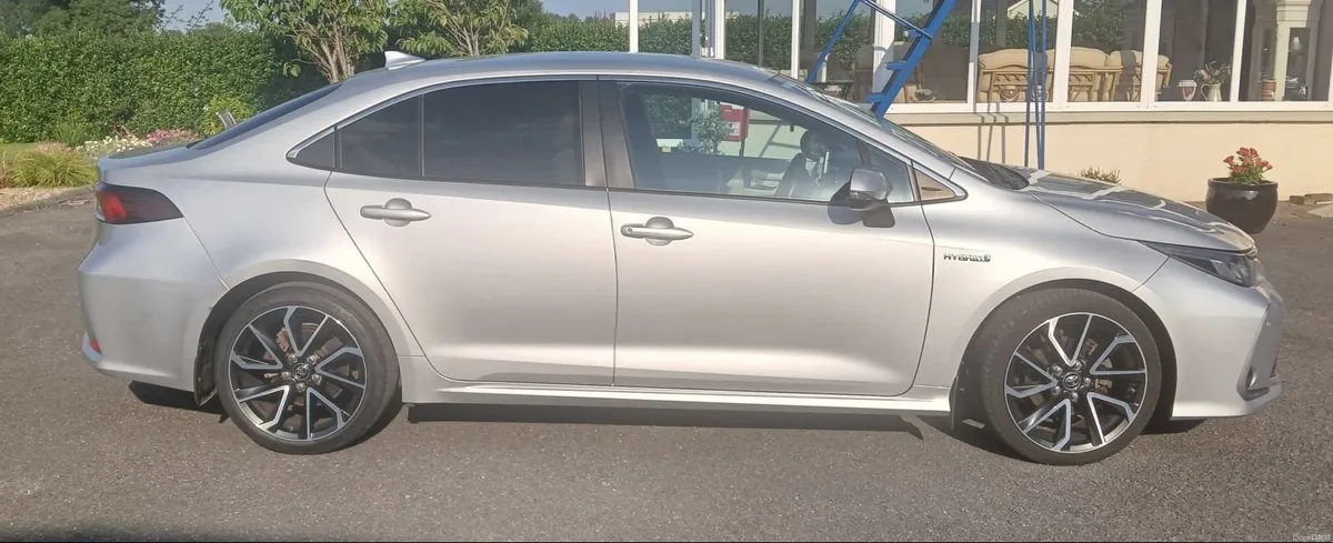 2019 Toyota Corolla Sol 1.8 Petrol Hybrid Auto - Image 3