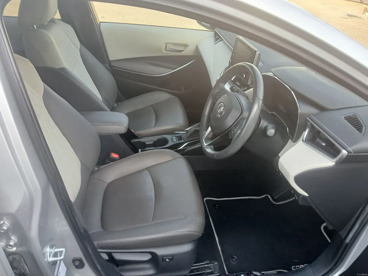 2019 Toyota Corolla Sol 1.8 Petrol Hybrid Auto - Image 5